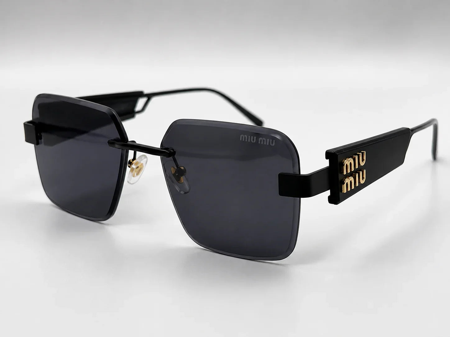 Miu Miu square M33 2026