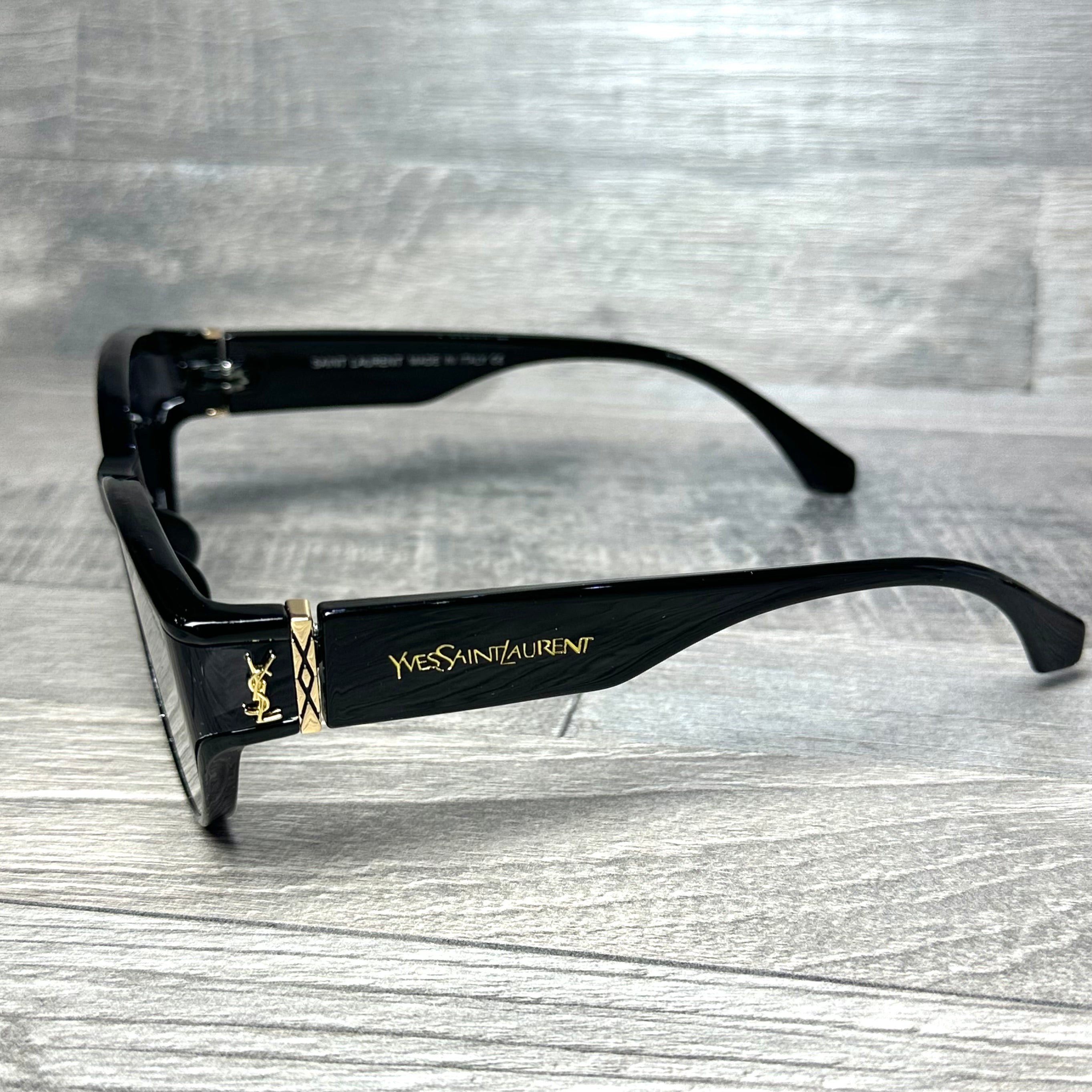 Yves Saint Laurent Black Gold  G-75