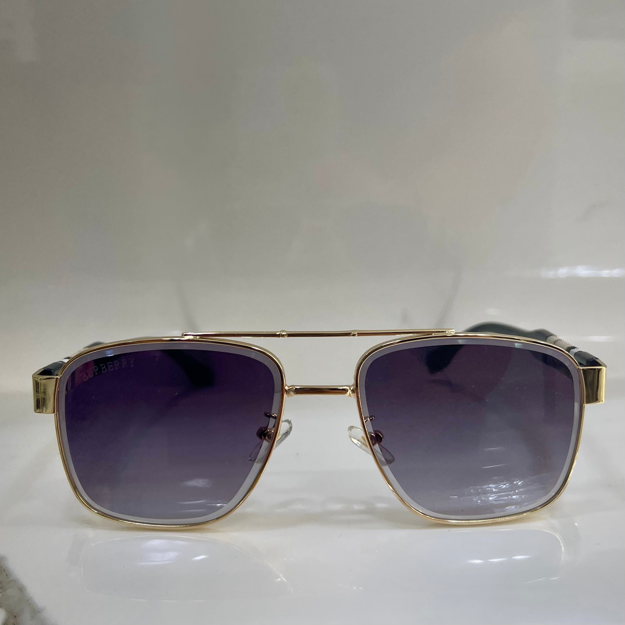 Burberry Hologram G-35 2026
