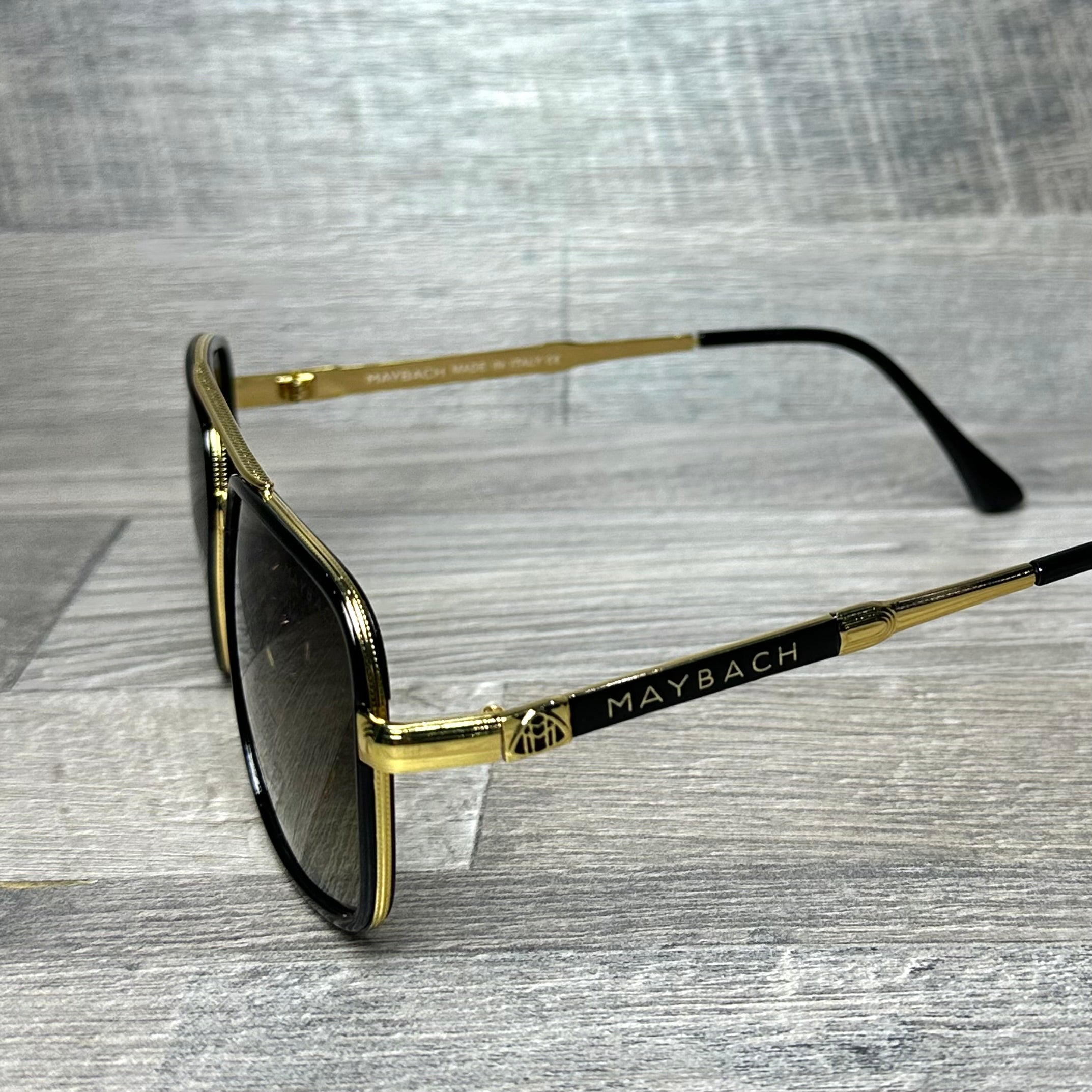 Maybach Black Gold G-66