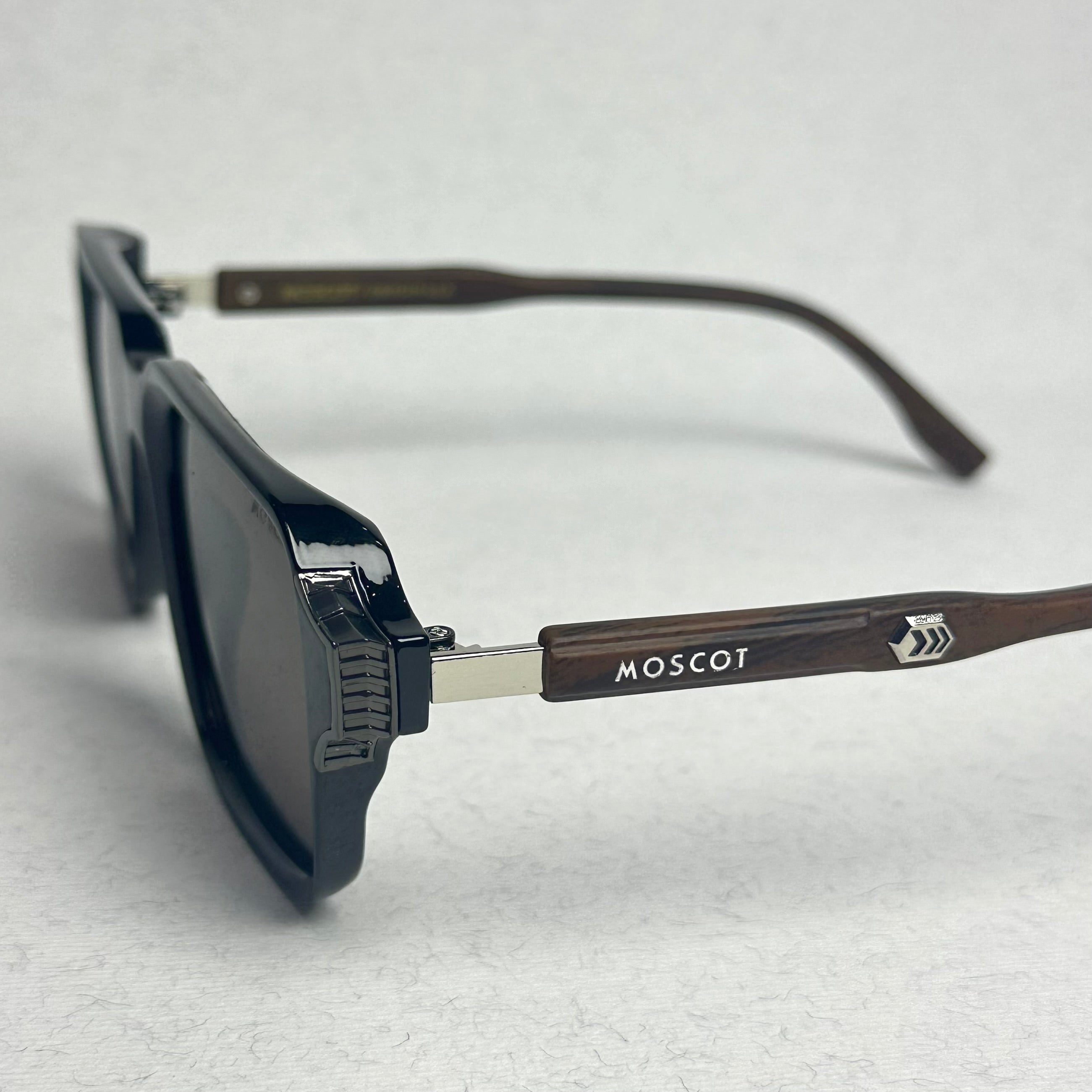 Moscot Black - 2026