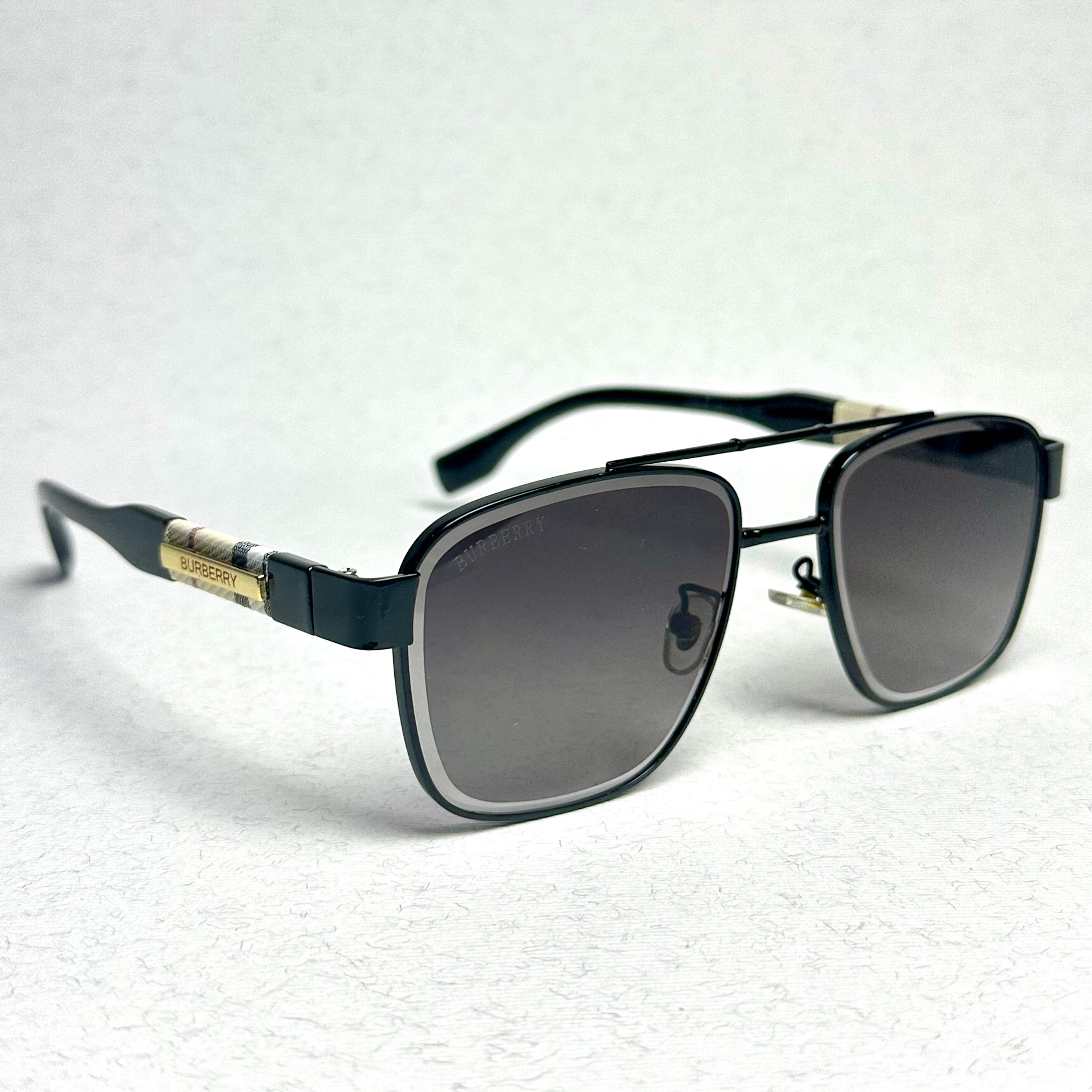 Burberry Hologram G-34 2016