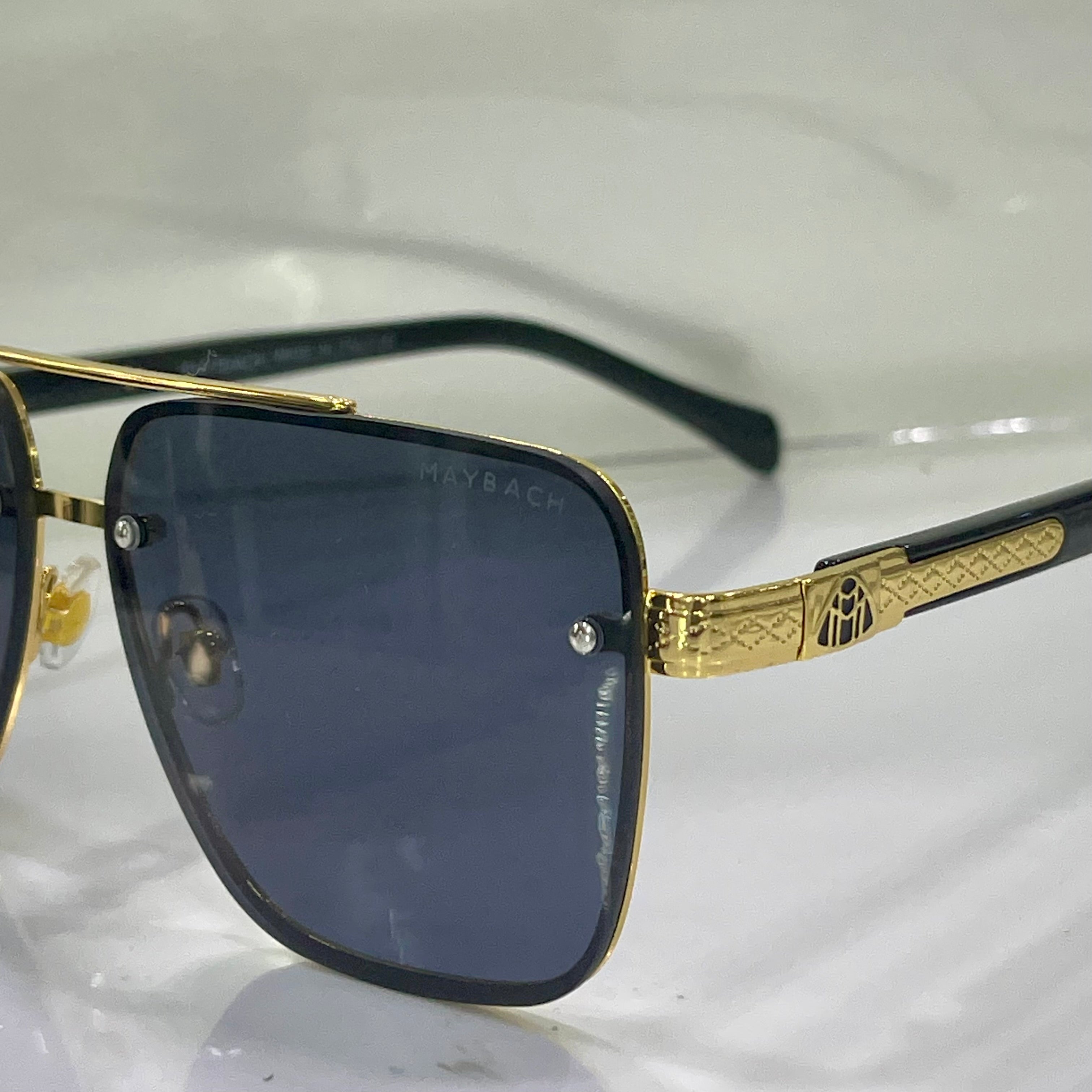 Maybach Classic Gold Black 2026