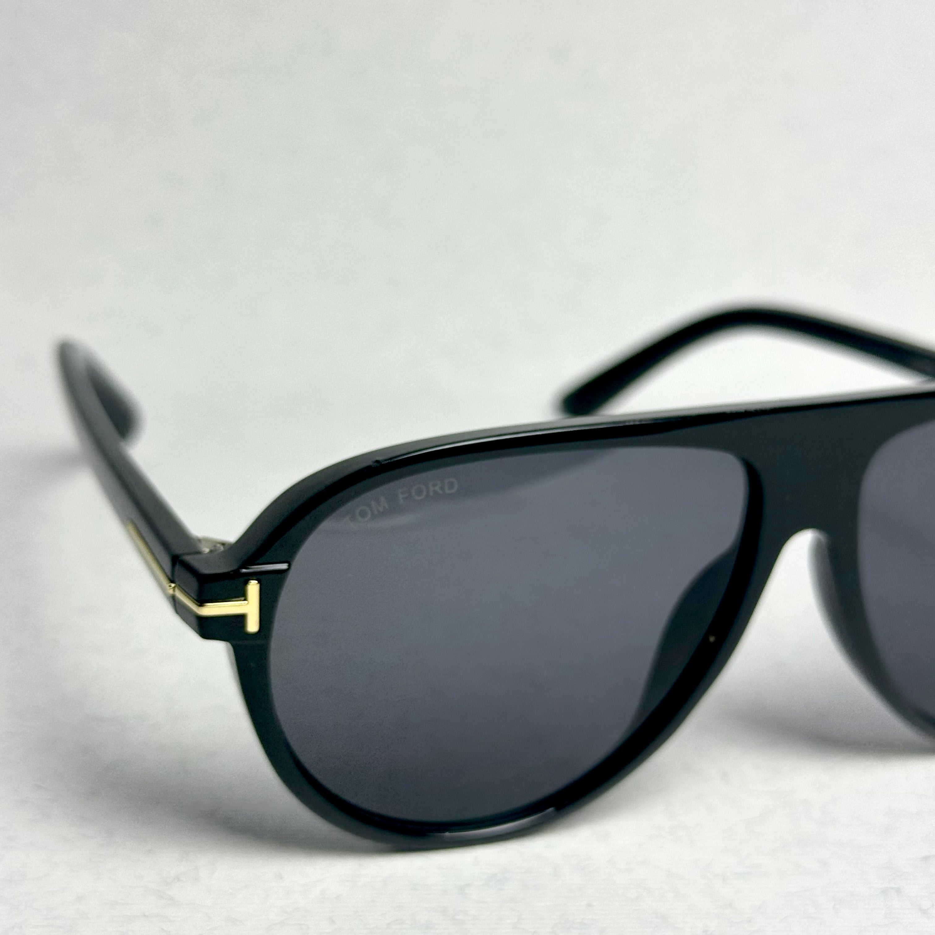 TomFord Slim Black Gold