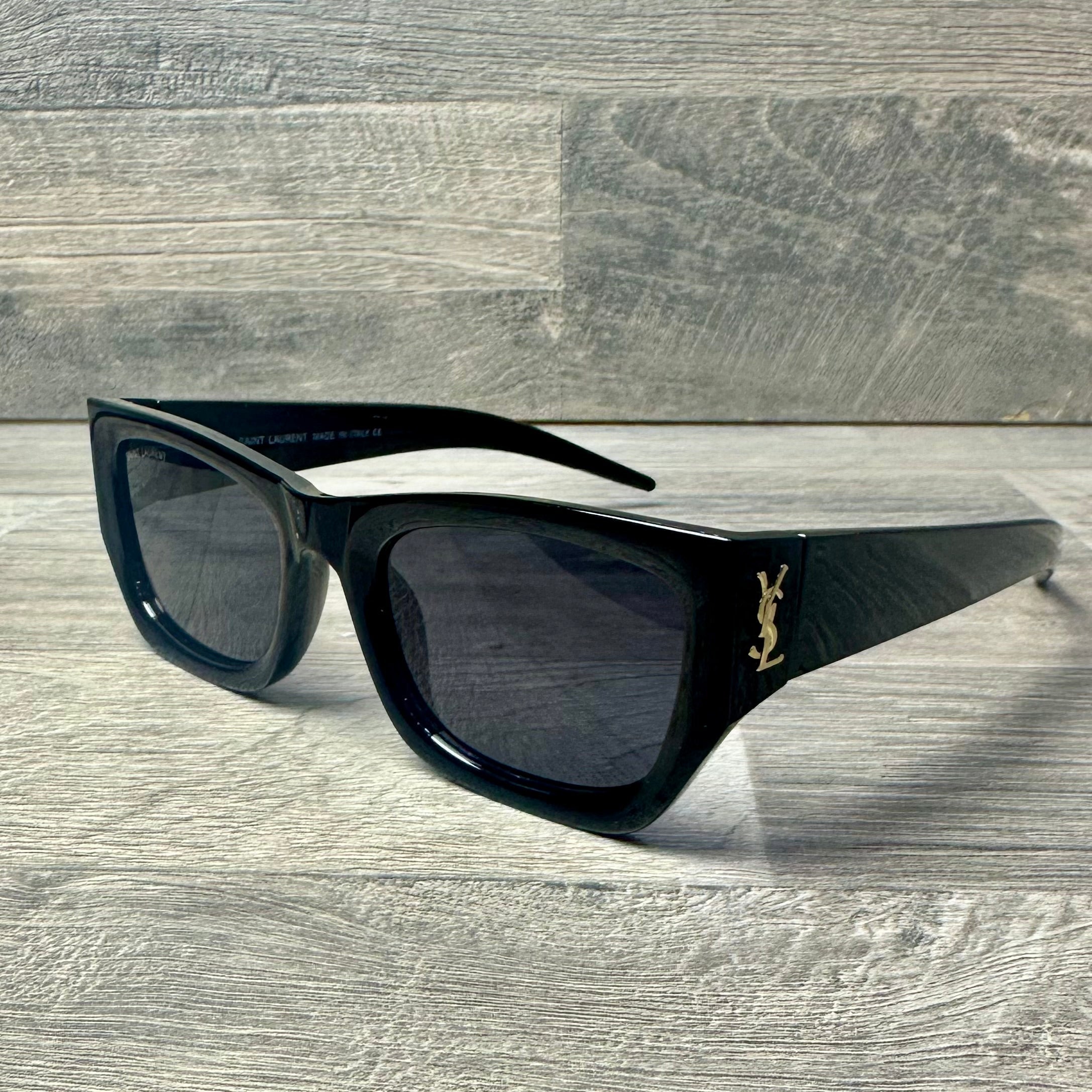 YvesSaintLaurent YSL Black M140
