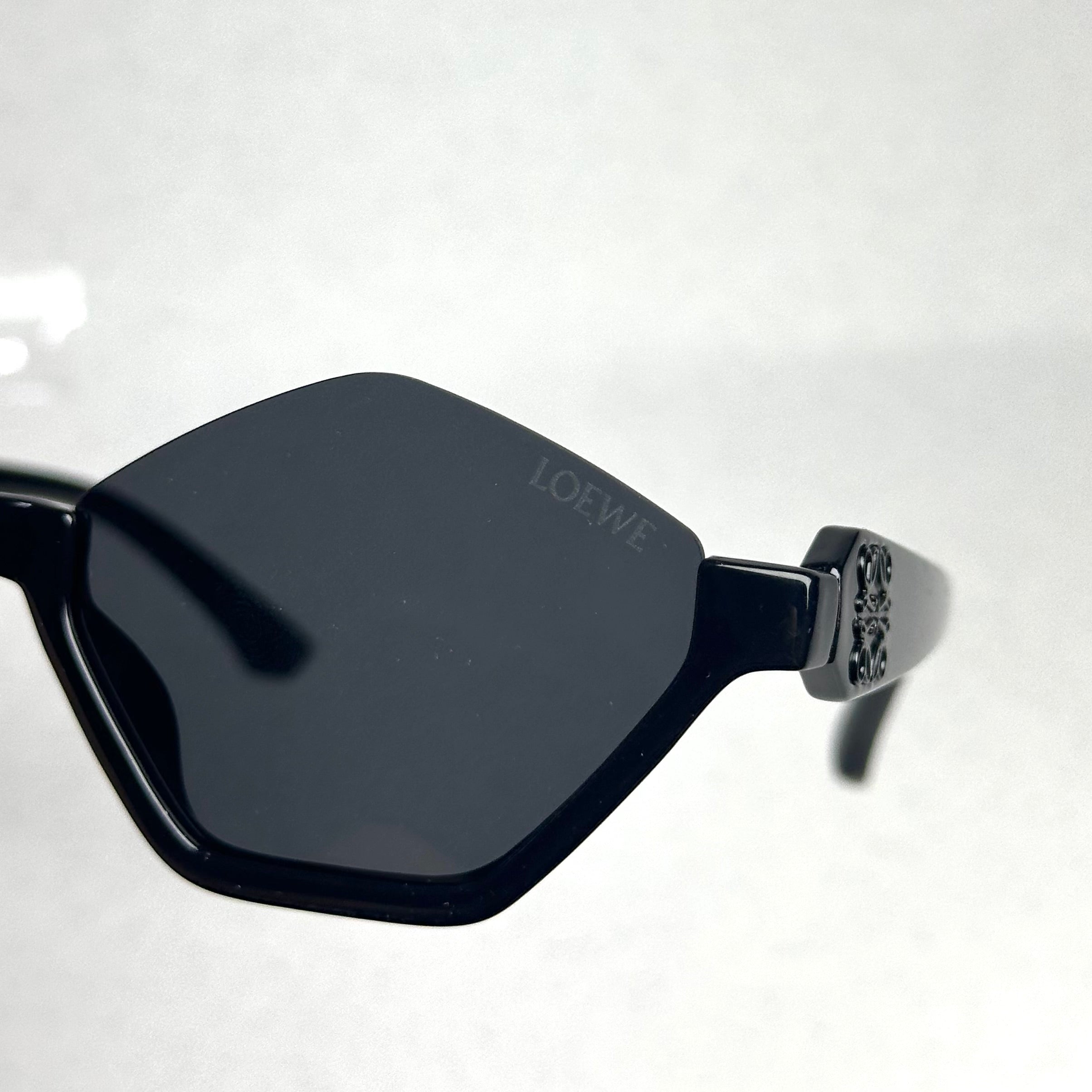 Loewe Black F-98